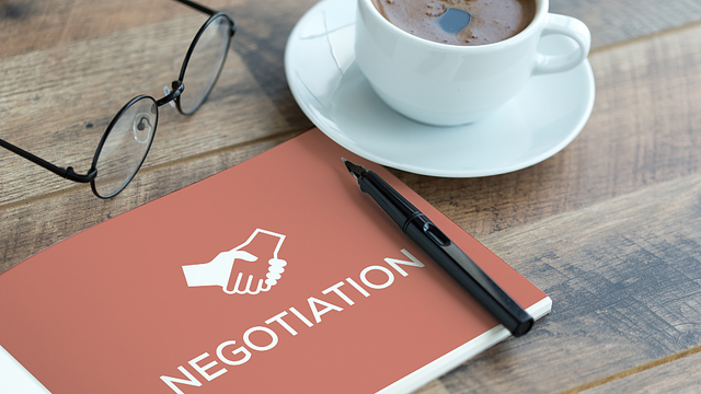 How to Negotiate Travel Nurse Pay: 8 Expert Tips to Earn Thousands More